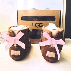 Baby Authentic girl Infant UGGs boots Brown, size 2/3 (6-12 months)
